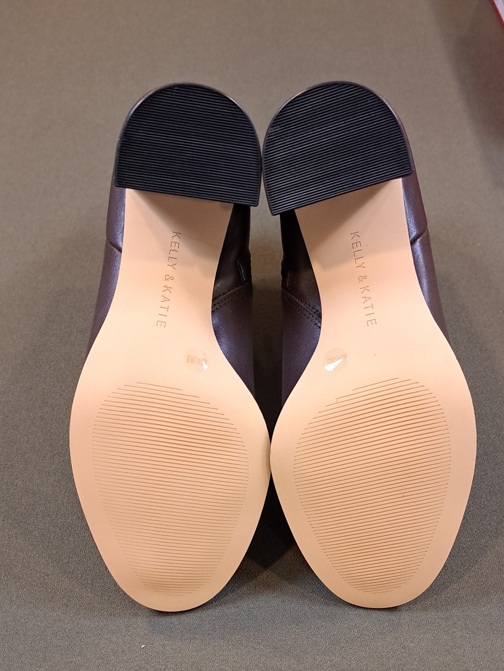 Kelly & Katie Meliza Bootie - Color: Brunette - Size: 8.5W - Picture 8 of 11